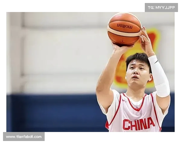 广东男篮为焦泊乔庆生赵睿周鹏蛋糕暴击上演欢乐时刻